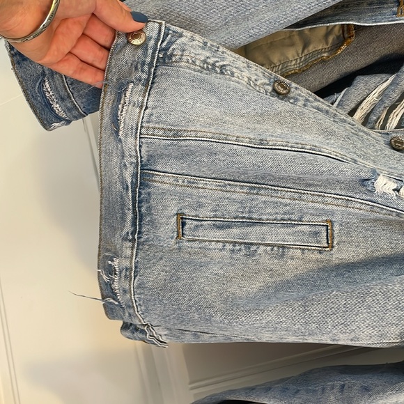Forever 21 Torn denim Jean jacket light wash - Picture 6 of 6